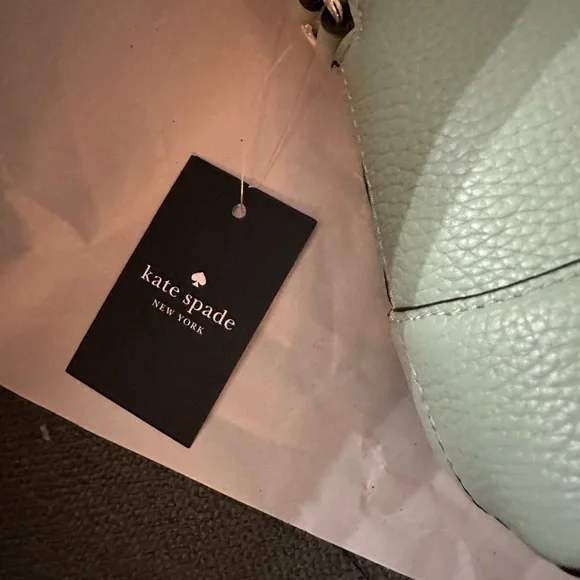 NWT Kate Spade Hanna crossbody
Has adjustable strap
Pebbled leather
mint green - Picture 3 of 7